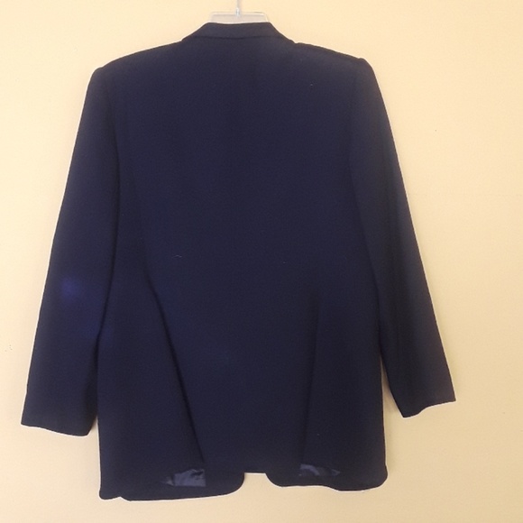 Saville  three button jacket - Picture 6 of 7